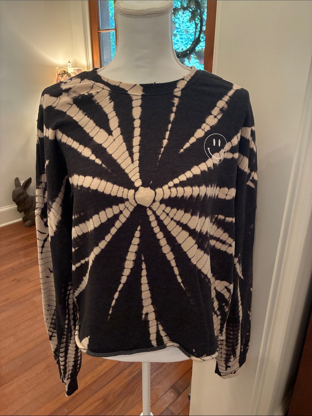 Betsey Johnson Performance Black Tie-Dye Sweatshirt Distressed Cropped Oversized